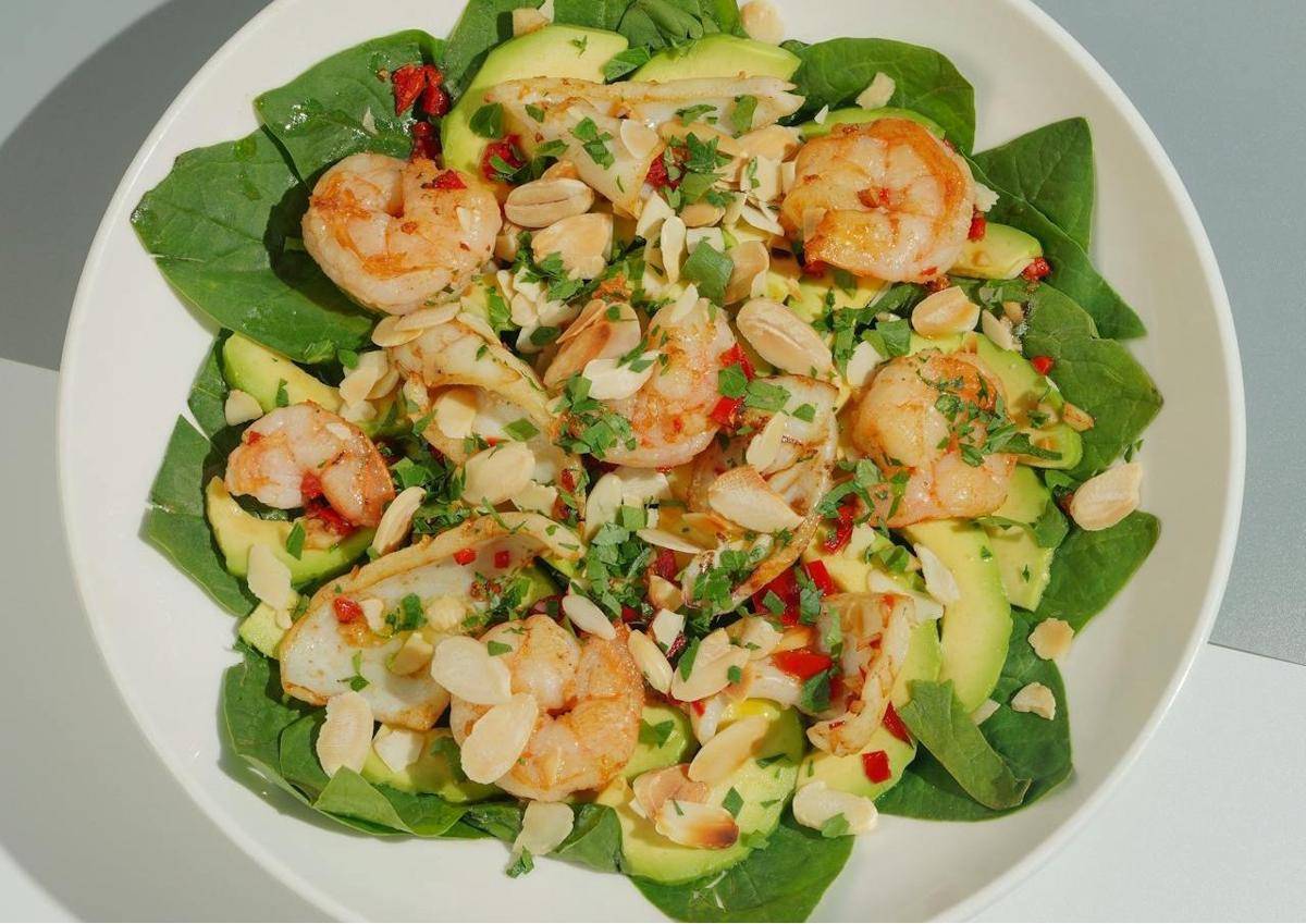 ilustrasi salad udang
