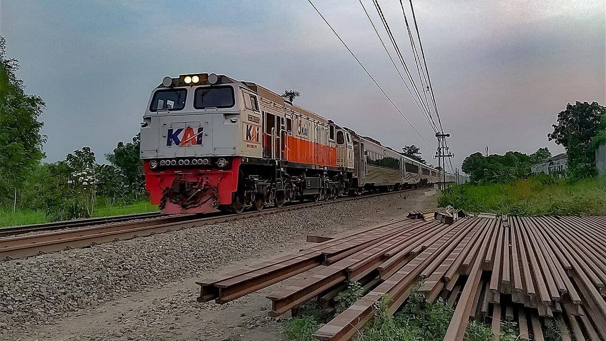 ilustrasi kereta gajayana 