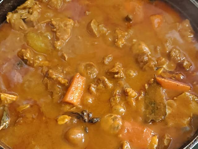 ilustrasi memasak kari 