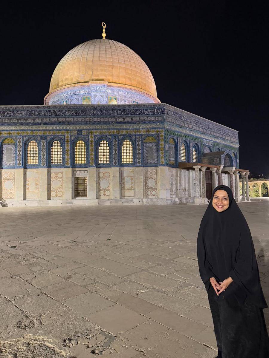 Shahnaz Haque di Masjid Al-Aqsa