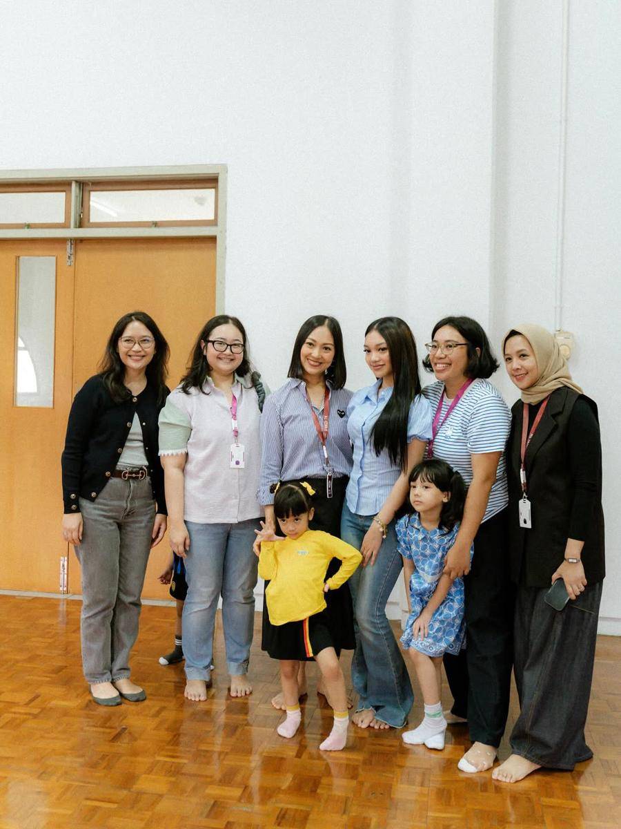 Naura Ayu jadi guru tamu di Perguruan Al-Izhar