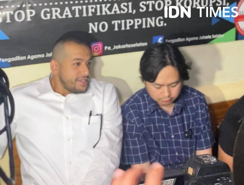 potret sidang cerai perdana Tasya Farasya dan Ahmad Assegaf 