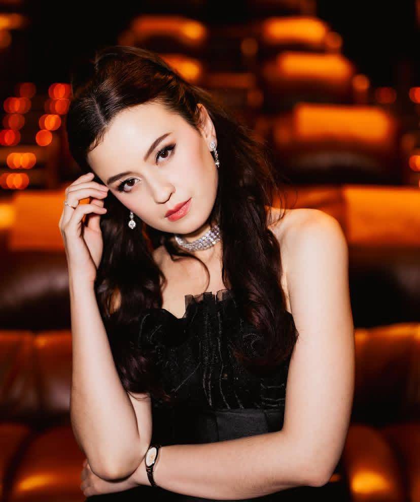 potret Kimberly Ryder 