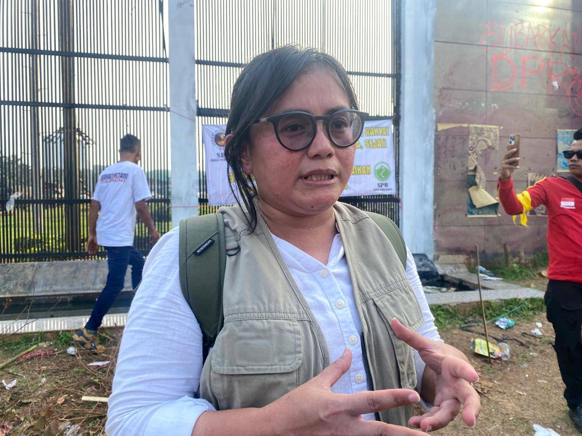 Sekretaris Jendral Konsorsium Pembaruan Agraria (KPA) sekaligus Koordinator Umum Aksi Hari Buruh, Dewi Kartika