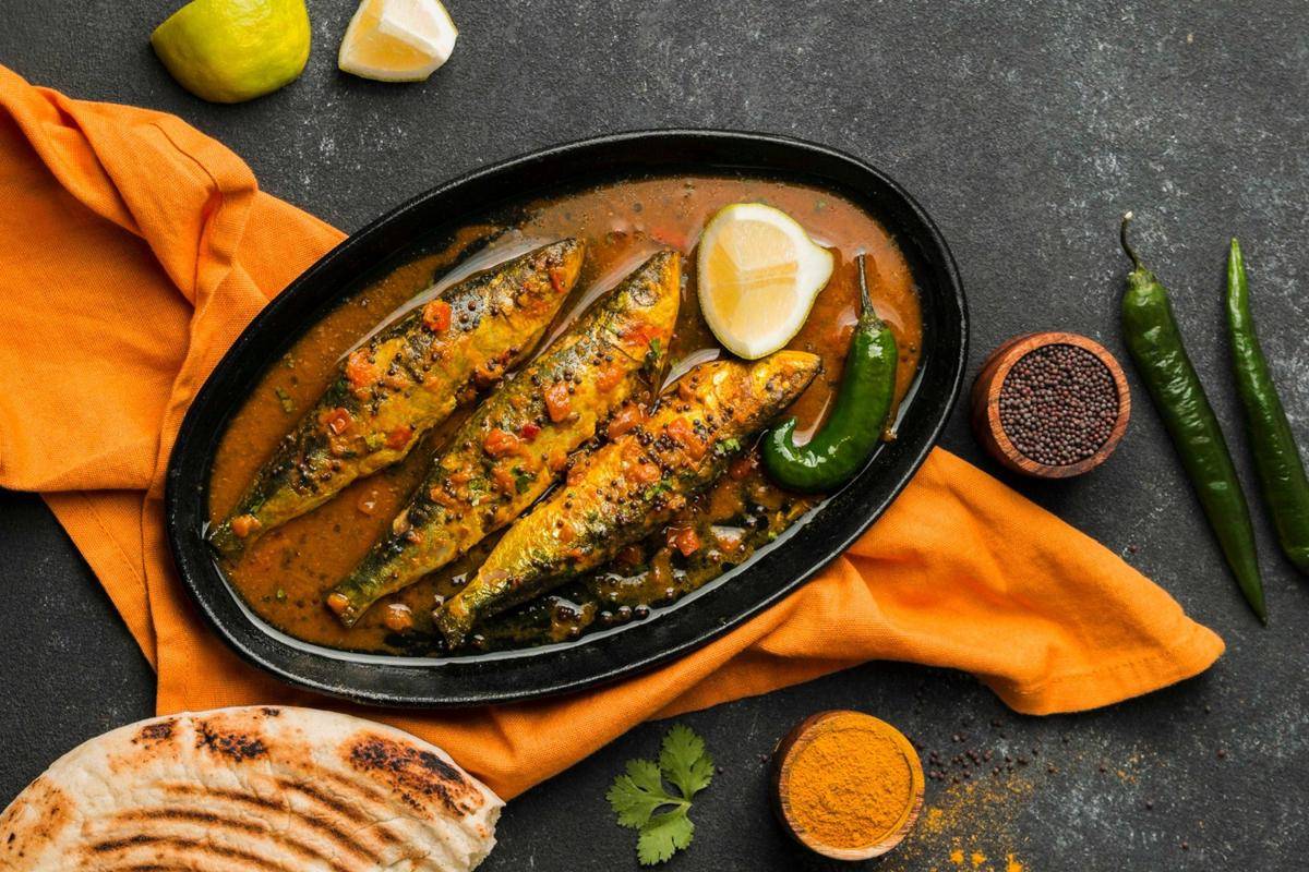 Ikan tongkol kuah santan pedas (freepik.com/freepik)