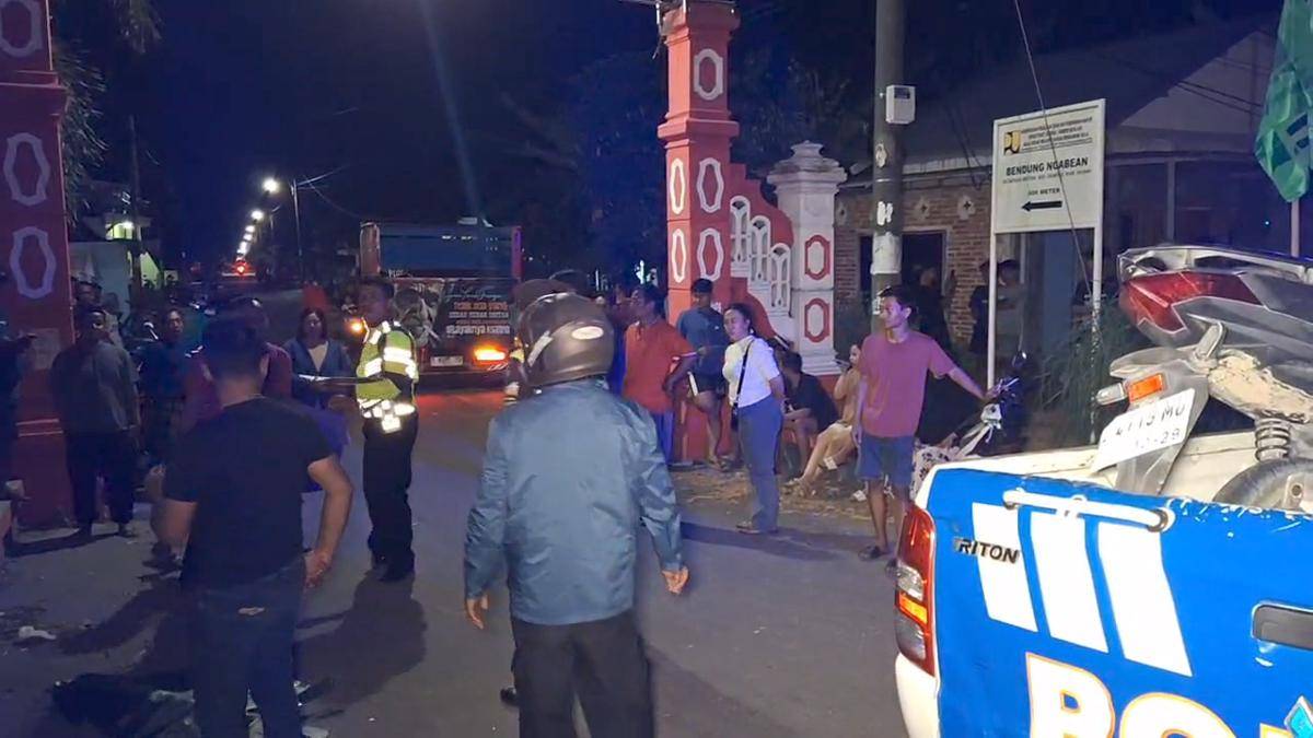 Dua kecelakaan motor terjadi di ruas jalan Geneng - Ngawi dalam satu jam. IDN Times/Riyanto.