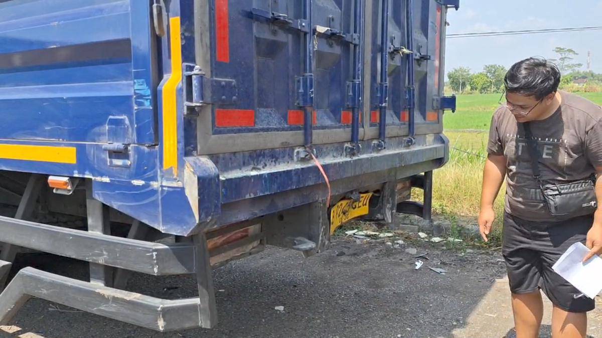 Tabrak belakang truks di ruas tol Ngawi, pengemudi ekspedisi tewas terjepit. IDN Times