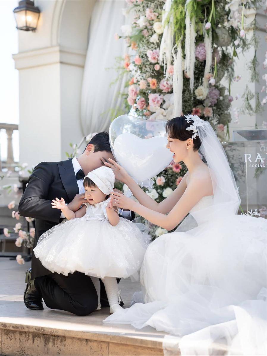 potret pernikahan Lee Yoo Young (instagram.com/___2u0)