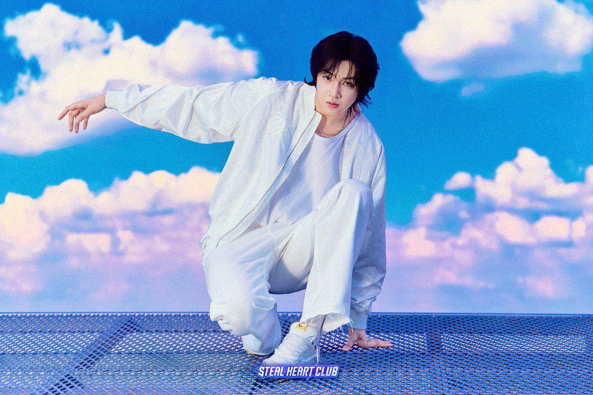 potret Wooseok PENTAGON untuk survival show Mnet Steal Heart Club (dok. Mnet)