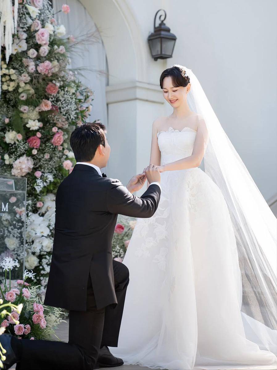 potret pernikahan Lee Yoo Young (instagram.com/___2u0)