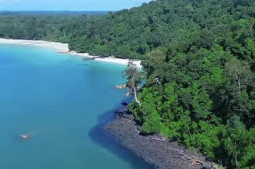 Pantai Jerangkat (instagram.com/@fazuljhanakhbar)