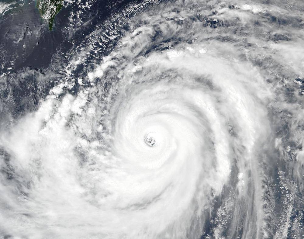 gambar Topan Mangkhut 