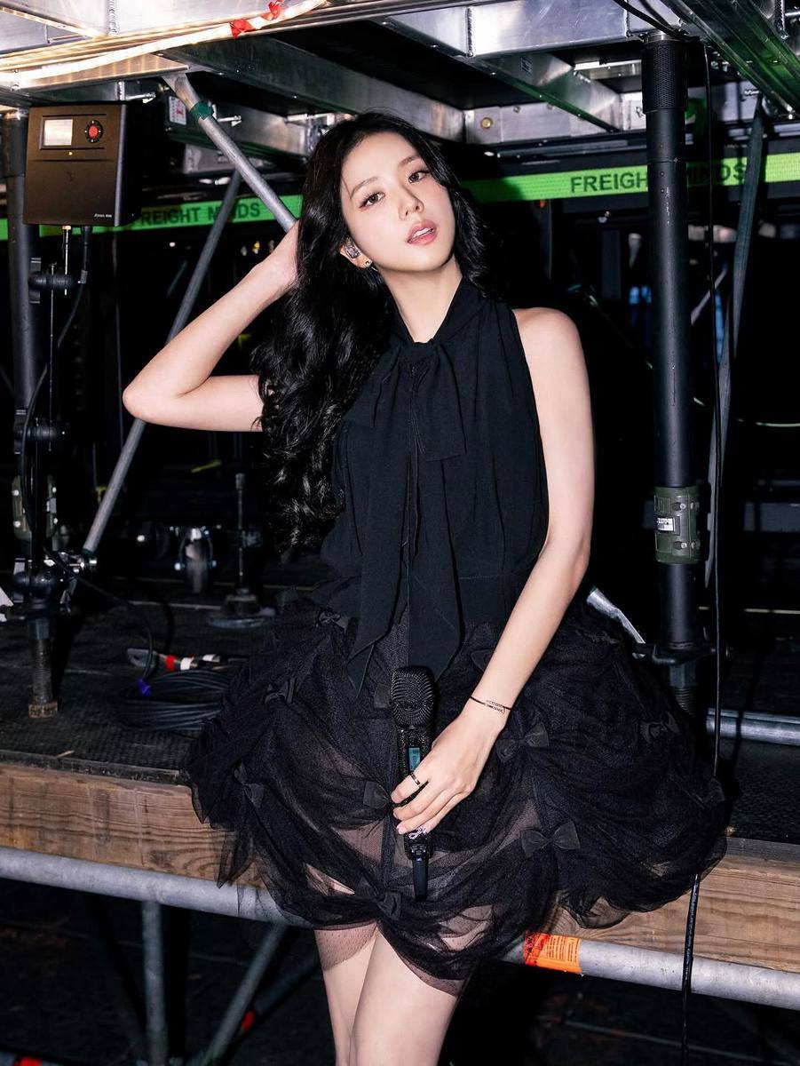 potret Jisoo BLACKPINK (instagram.com/sooyaaa__)