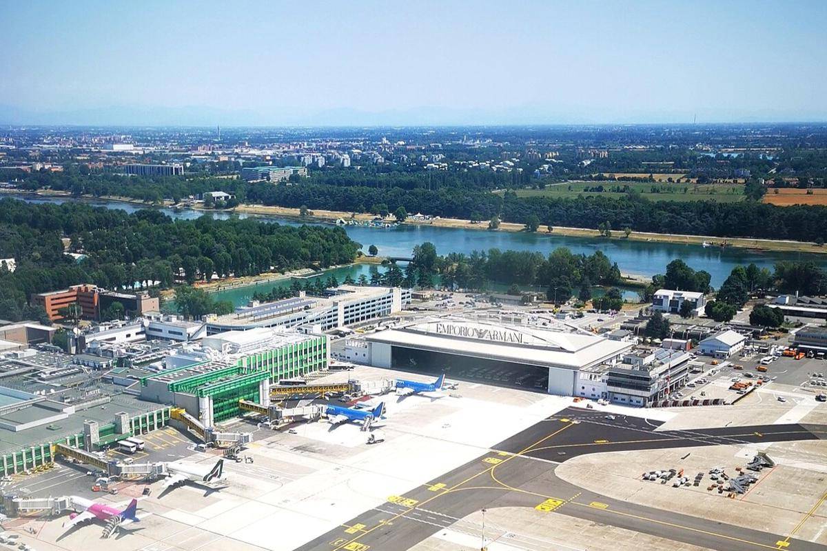 Bandara Linate, Milan, Italia (commons.wikimedia.org/Saggittarius_A)