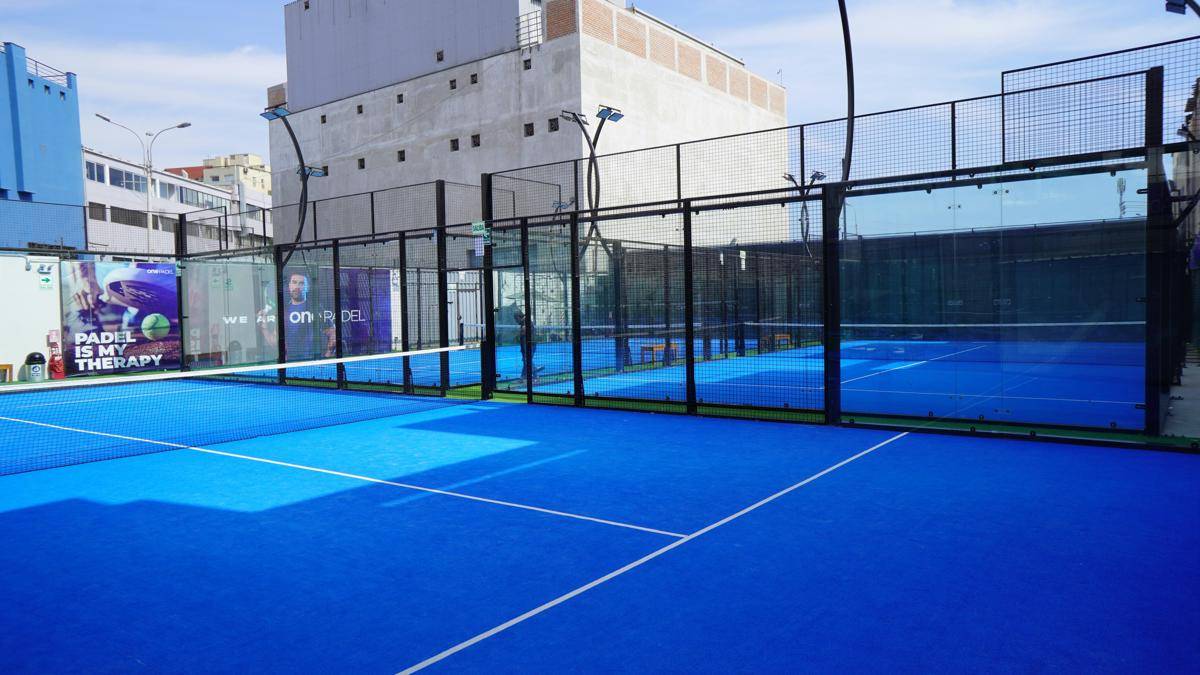 ilustrasi lapangan padel (unsplash.com/Bruno Vaccaro Vercellino)