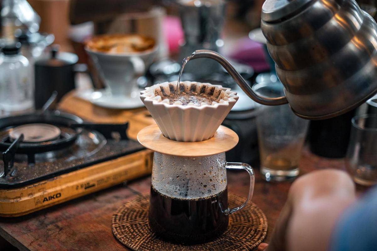 ilustrasi kopi drip