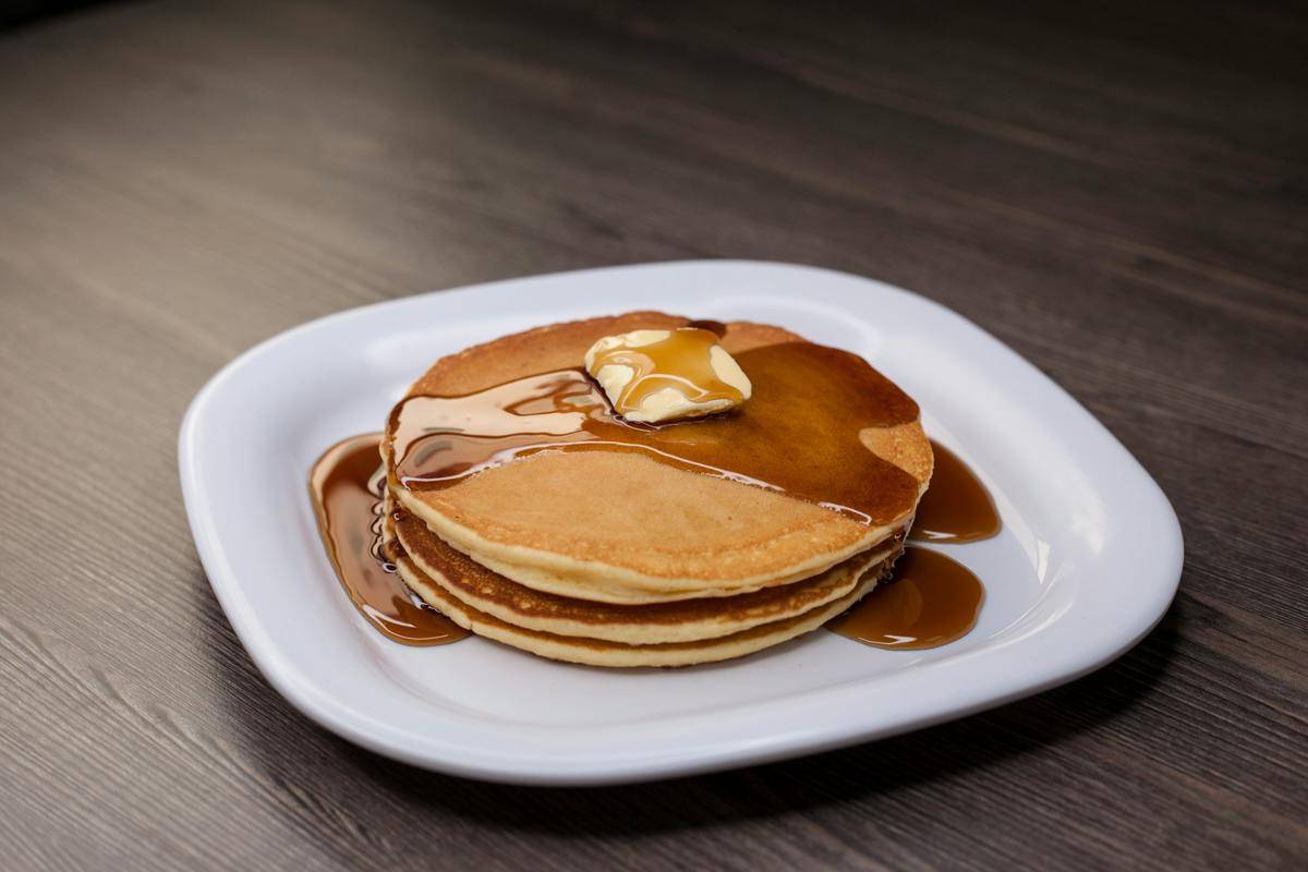 ilustrasi pancake (unsplash.com/Edson Saldañaa)