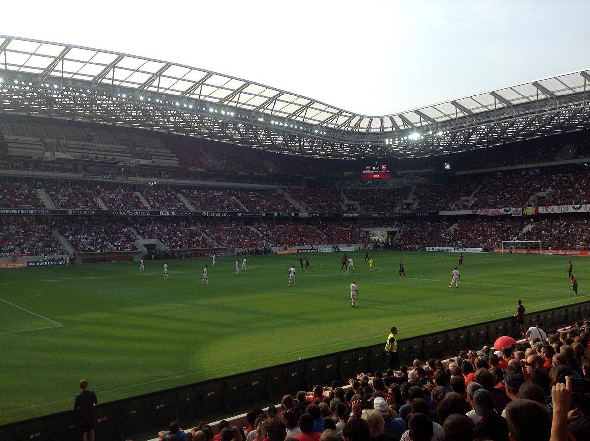 ilustrasi suasana laga di kandang OGC Nice, Allianz Riviera