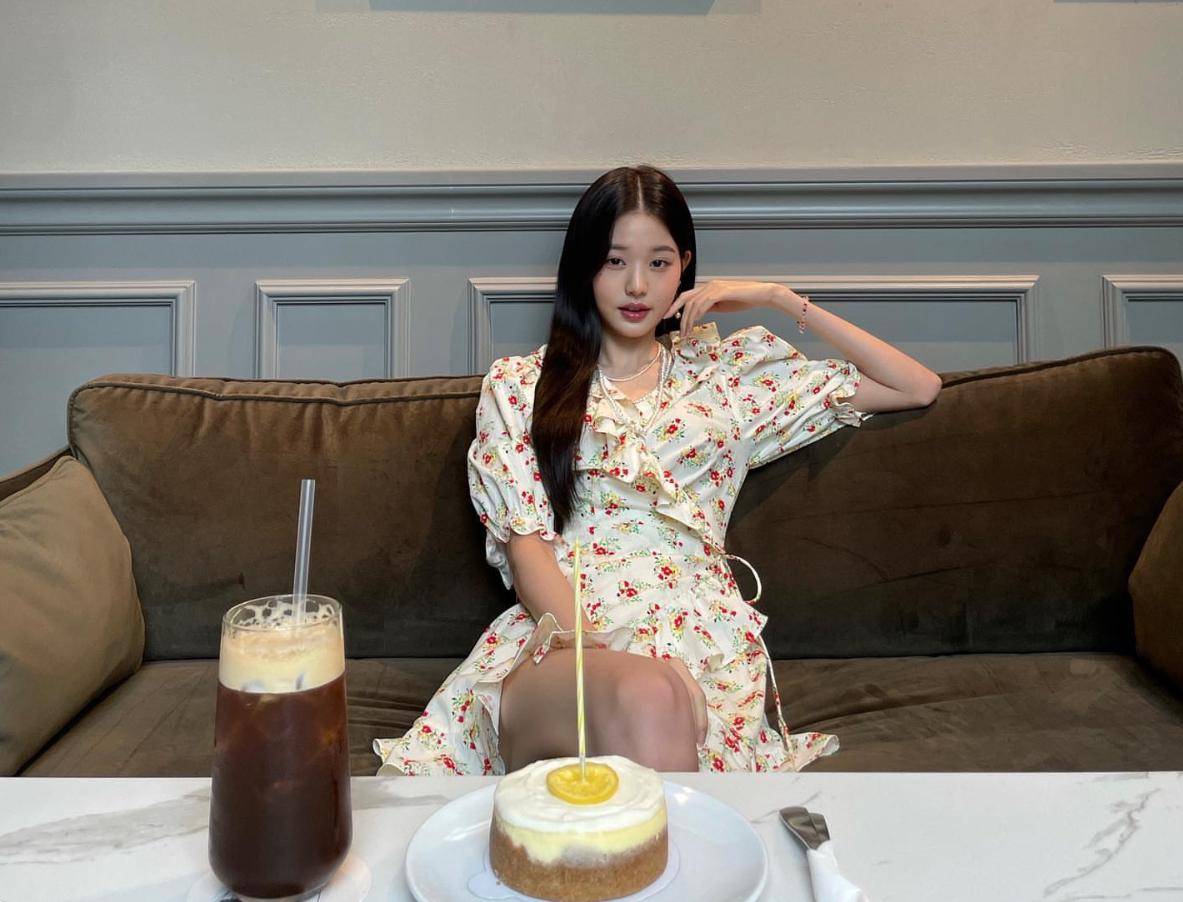 potret Wonyoung IVE (instagram.com/for_everyoung10)