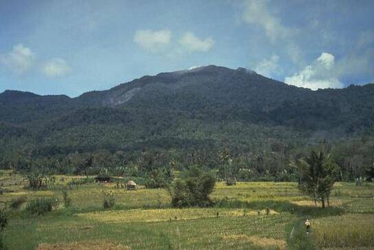 Gunung Sorik Marapi (wikipedia.org)