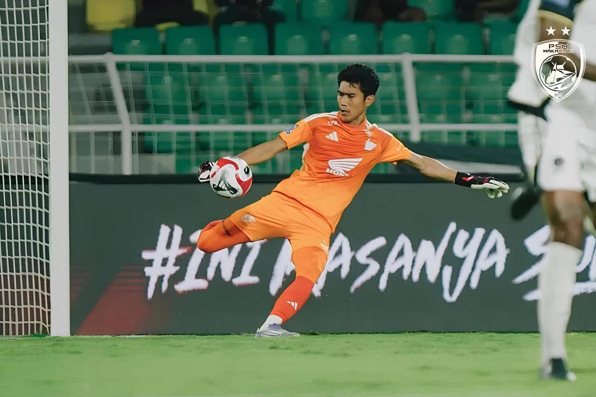 Penampilan kiper PSM Makassar, Hilmansyah, dalam laga pekan ke-6 BRI Super League 2025/2026 melawan Persija Jakarta di Stadion BJ Habibie Parepare pada 21 September 2025. (Instagram.com/psm_makassar)