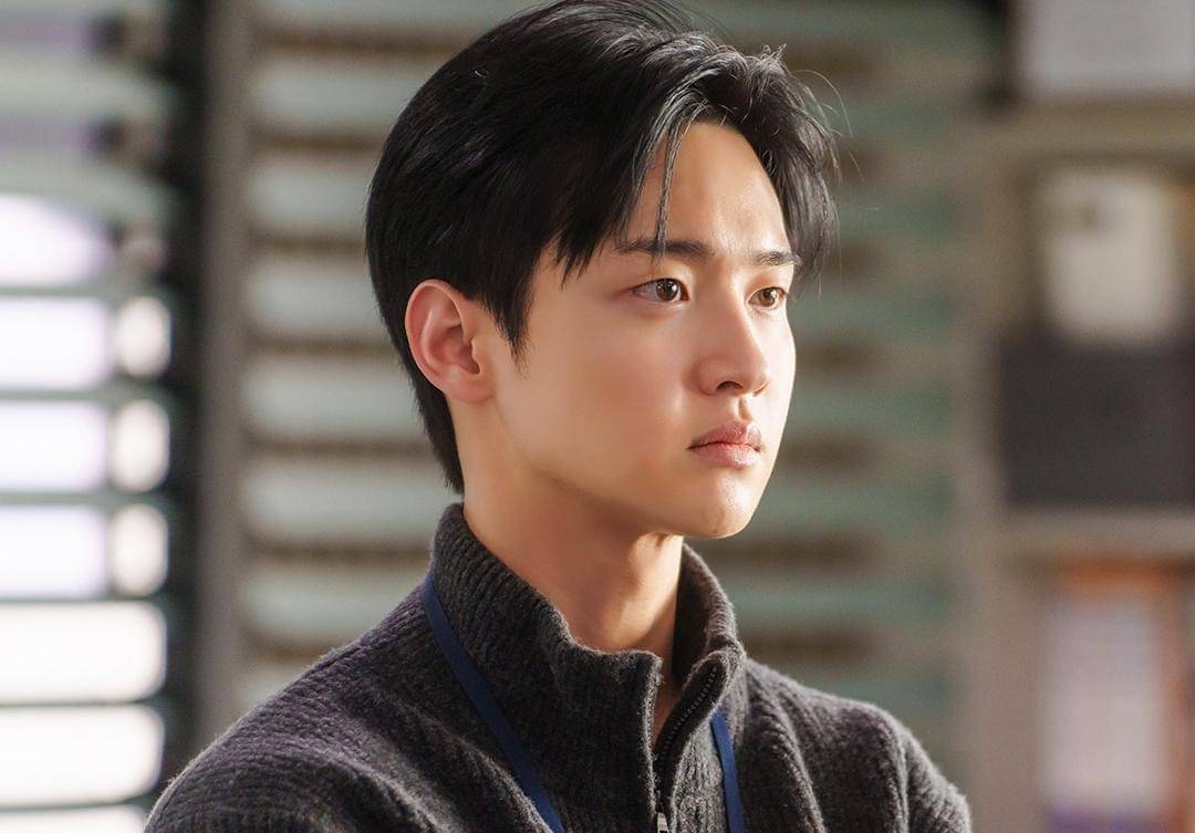 Jang Dong Yoon di drama Queen Mantis