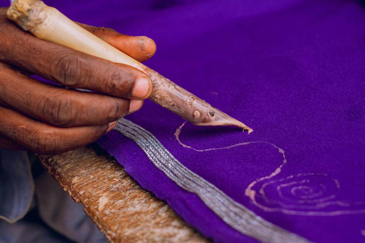 Ilustrasi batik (pexels.com/Lilyas Shots)
