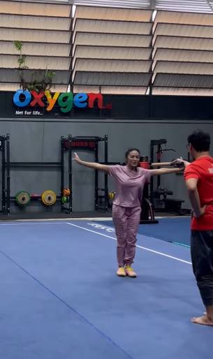 Kris Dayanti intensif latihan wushu