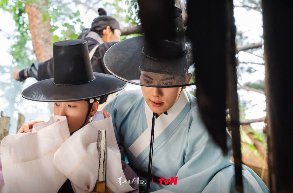 Yeon Ji Young (Lim Yoon A) dan Yi Heon (Lee Chae Min) di drama Korea Bon Appétit Your Majesty (dok. tvN/Bon Appétit Your Majesty)
