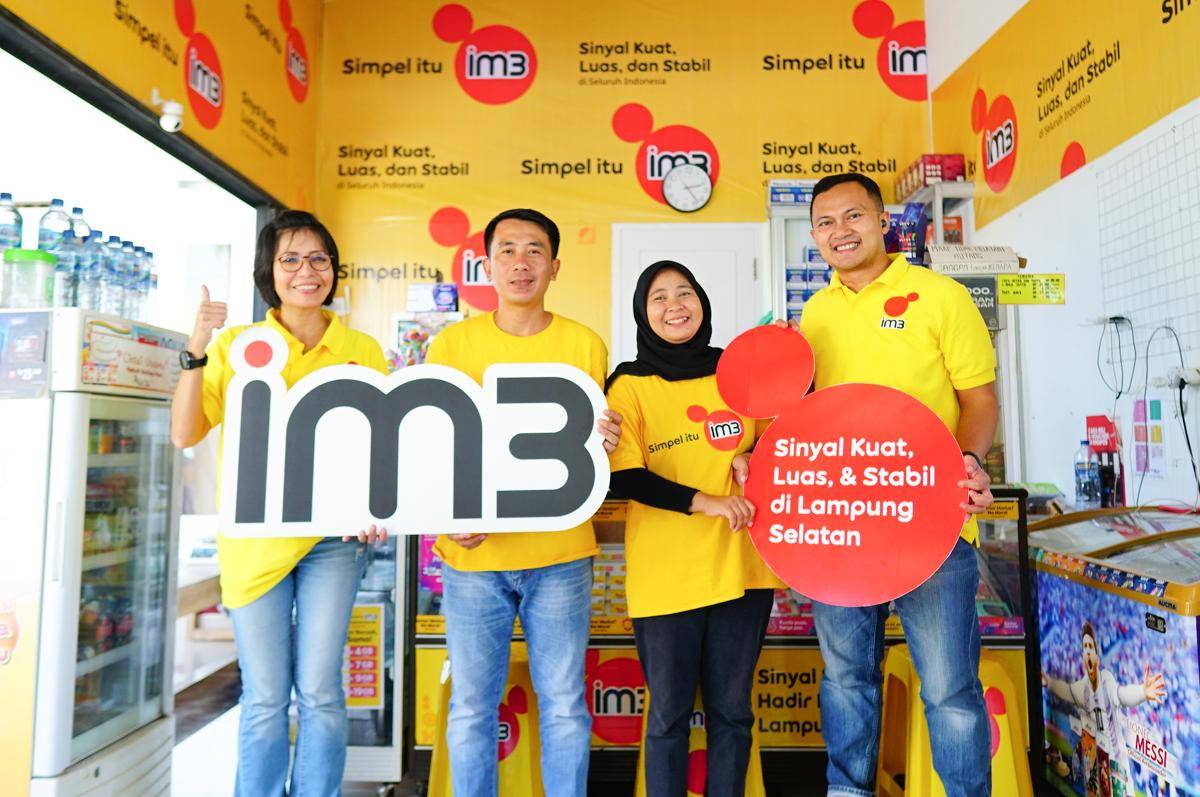 Penyerahan Hampers kepada Outlet IM3 di Lampung Selatan.jpg