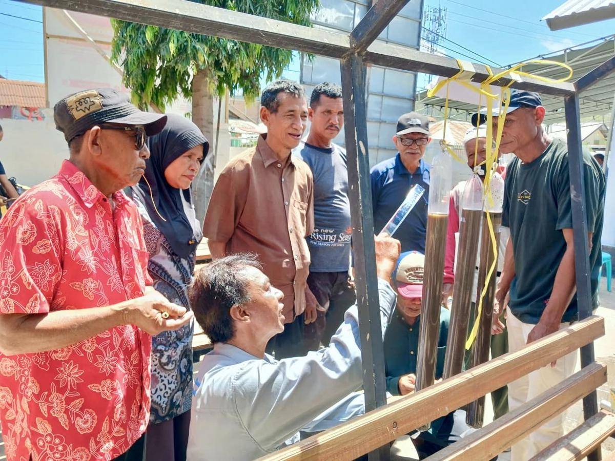 Petani di Kabupaten Sumbawa Barat belajar tentang pertanian organik. (Dok.AMMAN)