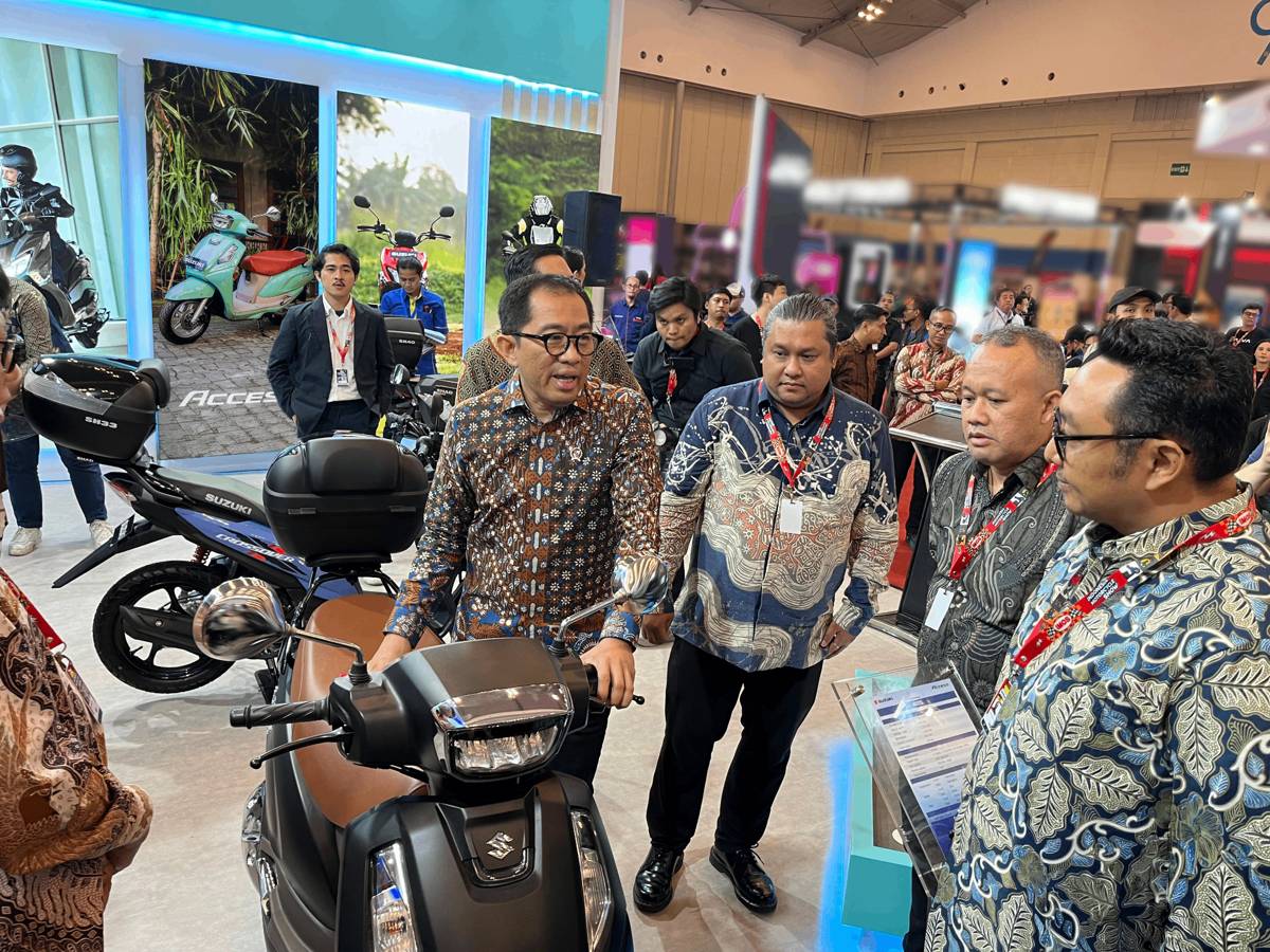 Kunjungan Menteri Perindustrian RI, Direktur Jenderal Perhubungan Darat, dan Karkorlantas Polri pada Suzuki Access di IMOS 2025.png