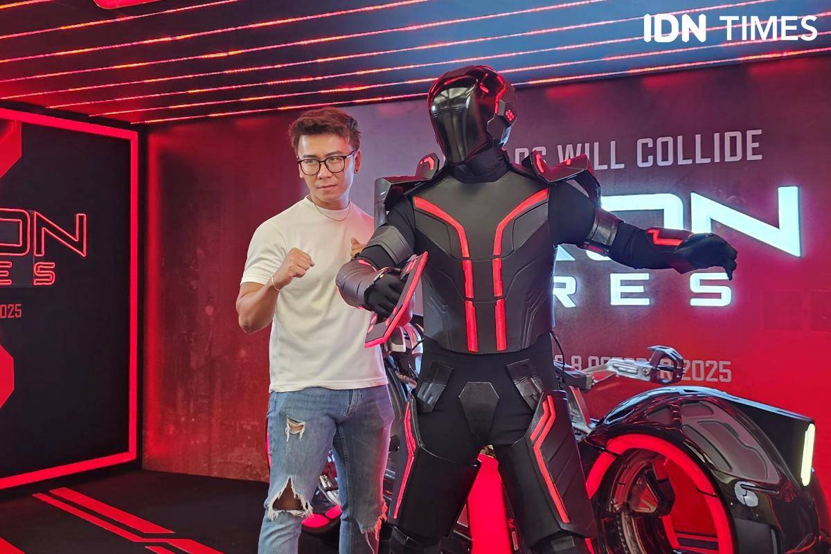 Sensasi nyobain "TRON: Ares" Light Cycle Tour di Surabaya