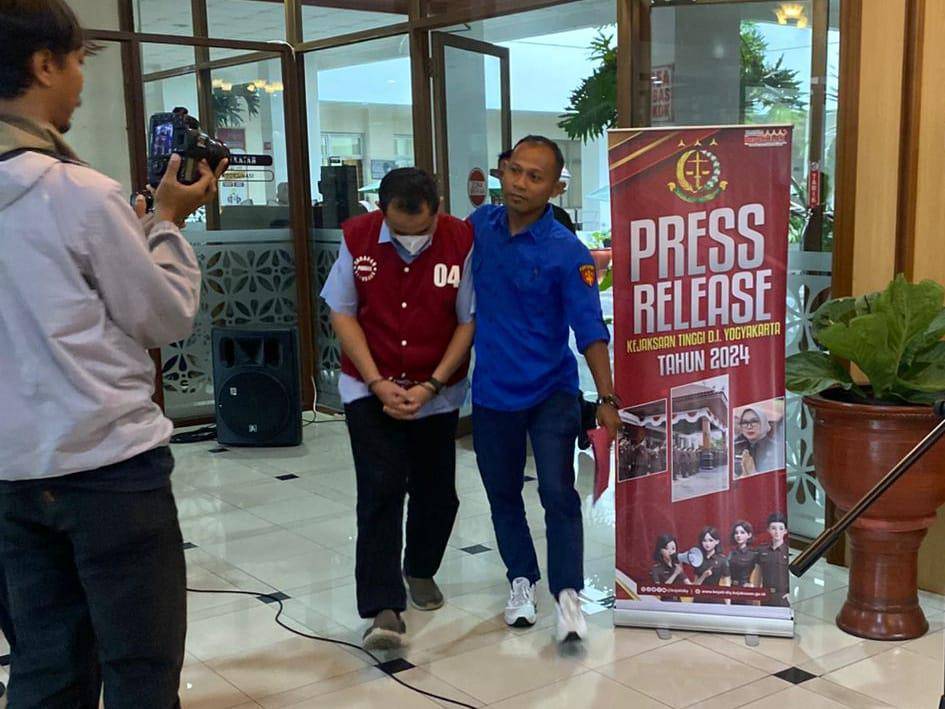 Staf ahli bupati eks Kadiskominfo Sleman, ESP jadi tersangka korupsi bandwidth dan sewa colocation DRC.