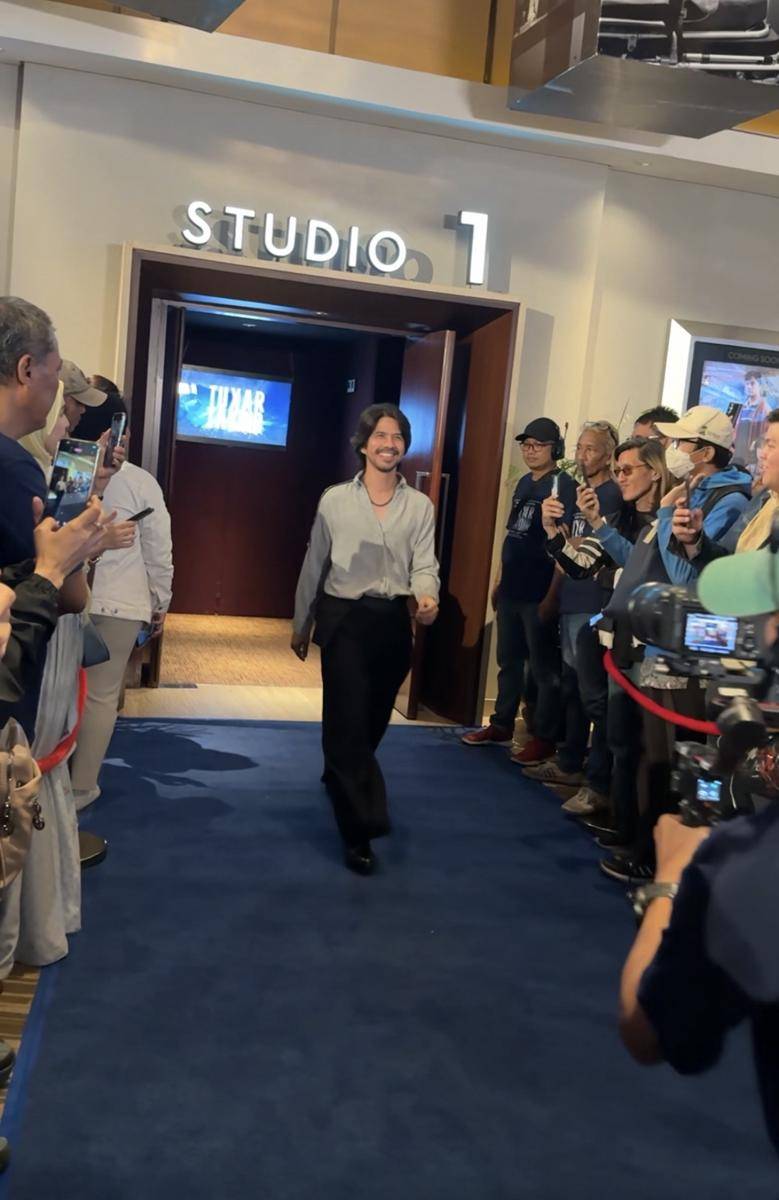 Ariyo Wahab di Blue Carpet Tukar Takdir pada Kamis (25/9/2025) 