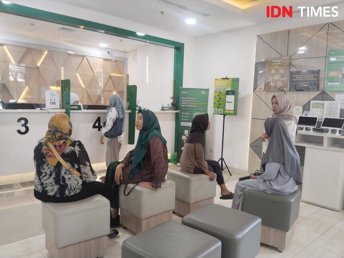 Layanan Pegadaian Palembang di Jalan Jenderal Merdeka.