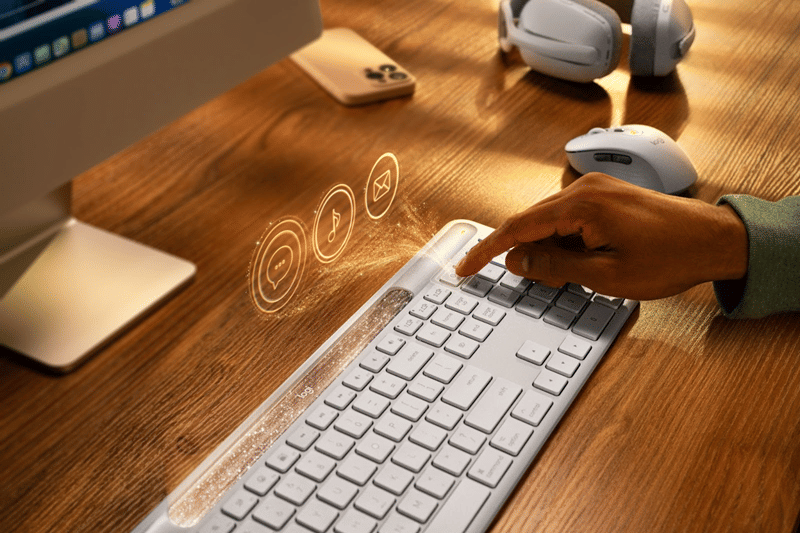 Logitech Signature Slim Solar+ K980