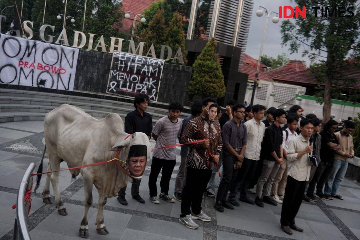 BEM KM UGM desak Presiden Prabowo Subianto dan pemerintahannya mengevaluasi total MBG.