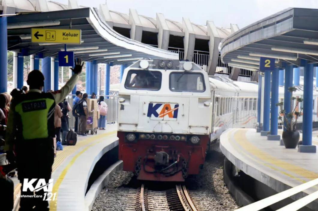 ilustrasi kereta api 