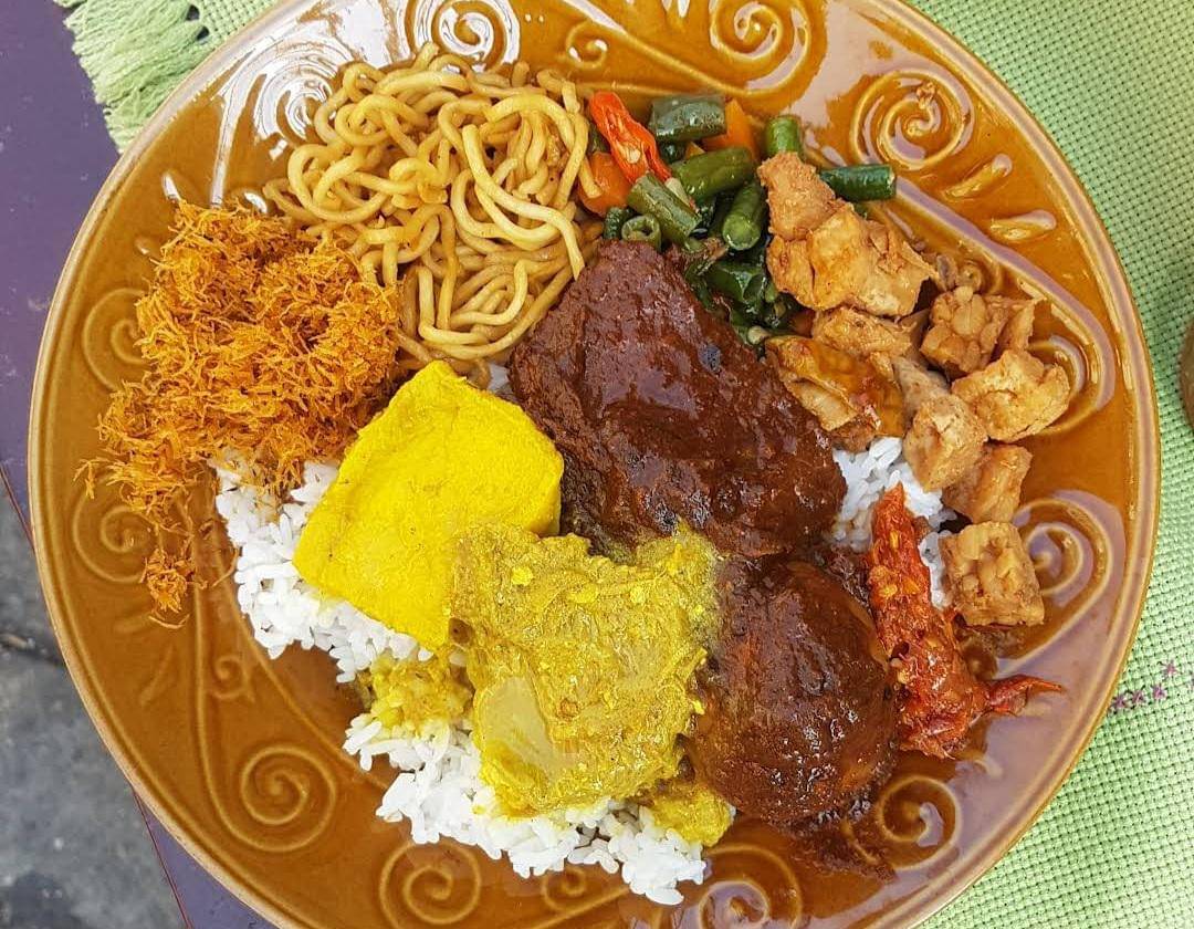 Nasi Campur Mbah Cikrak (google.com/maps/El Yudith)