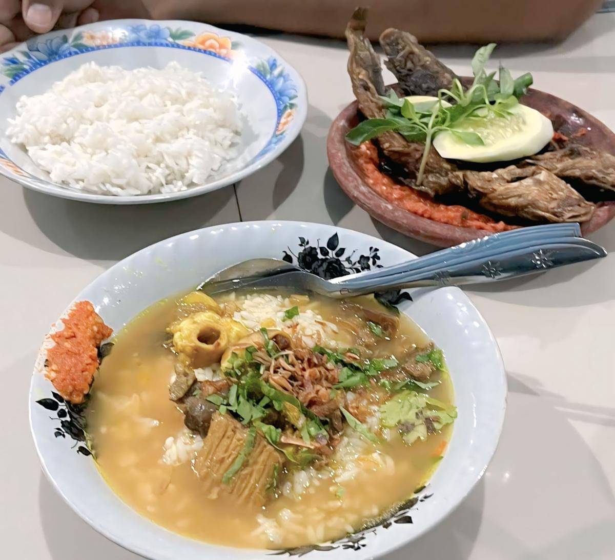 menu makanan di Depot Sederhana 