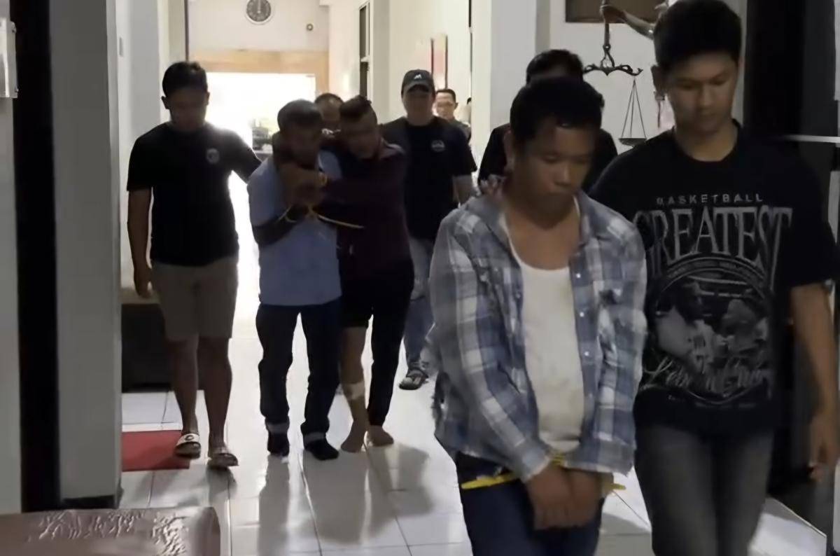 Penangkapan pelaku perampokan spesialis nasabah bank di Malang. (IDN Times/Istimewa)