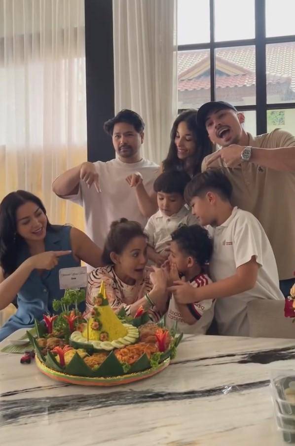 potret ulang tahun ibunda Jessica Iskandar (instagram.com/inijedar)