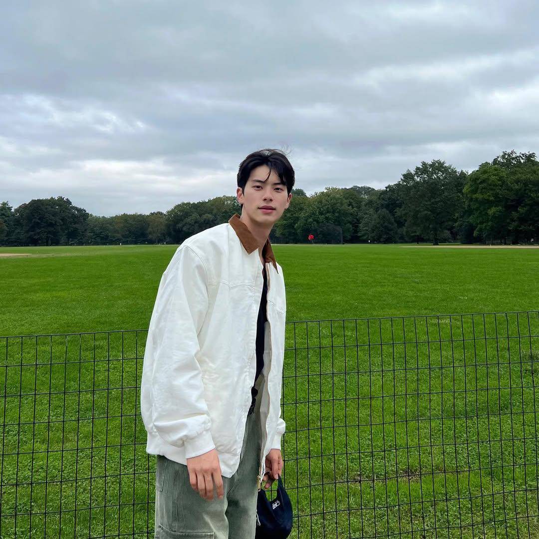 casual outfit ala Lee Chae Min