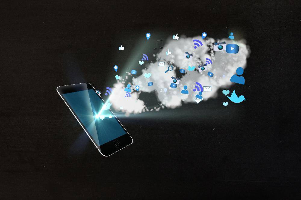 ilustrasi cloud phone 
