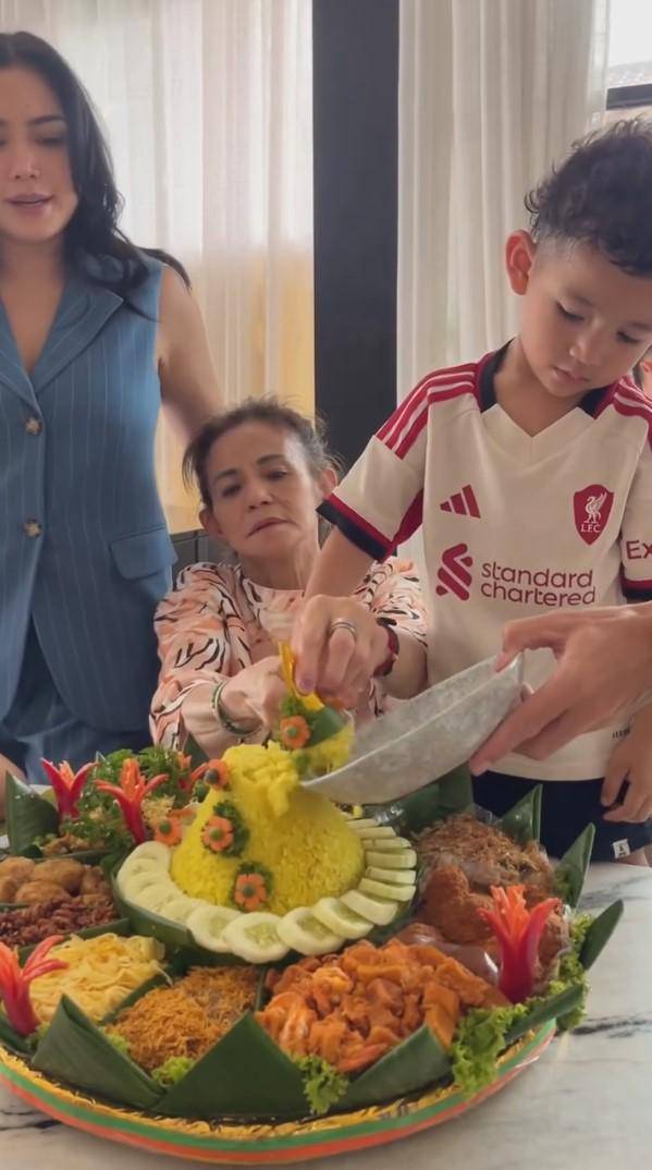 potret ulang tahun ibunda Jessica Iskandar (instagram.com/inijedar)