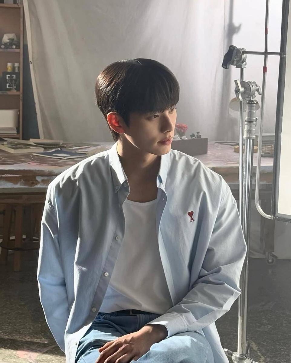 casual outfit ala Lee Chae Min