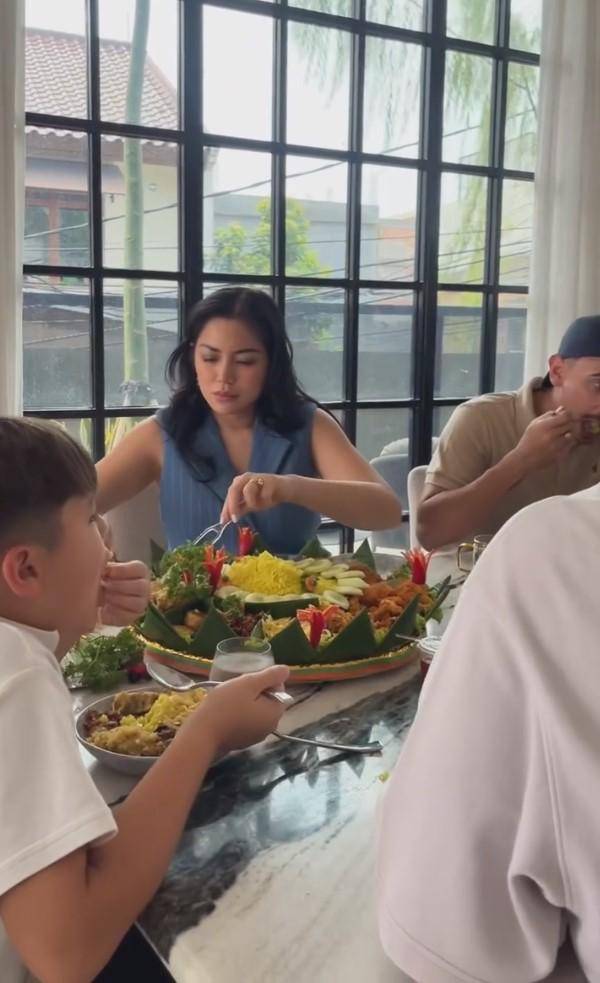 potret ulang tahun ibunda Jessica Iskandar (instagram.com/inijedar)