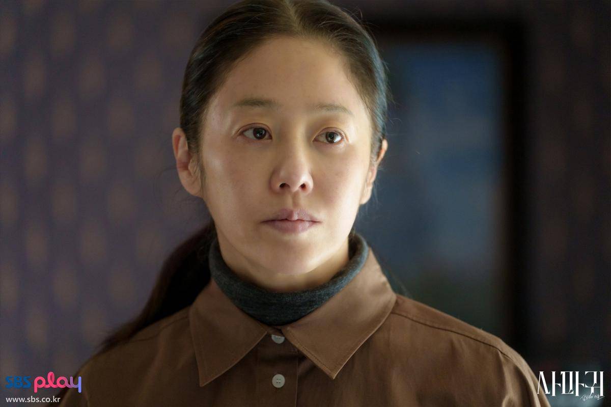Go Hyun Jung di Queen Mantis