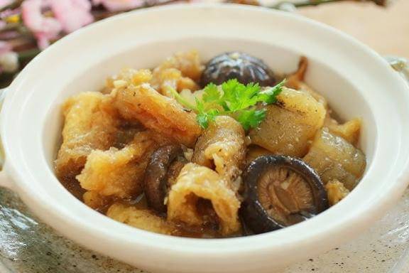 Ilustrasi tumis teripang saus tiram